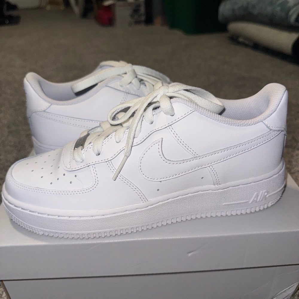 Nike Air Force 1 Triple White Sneakers